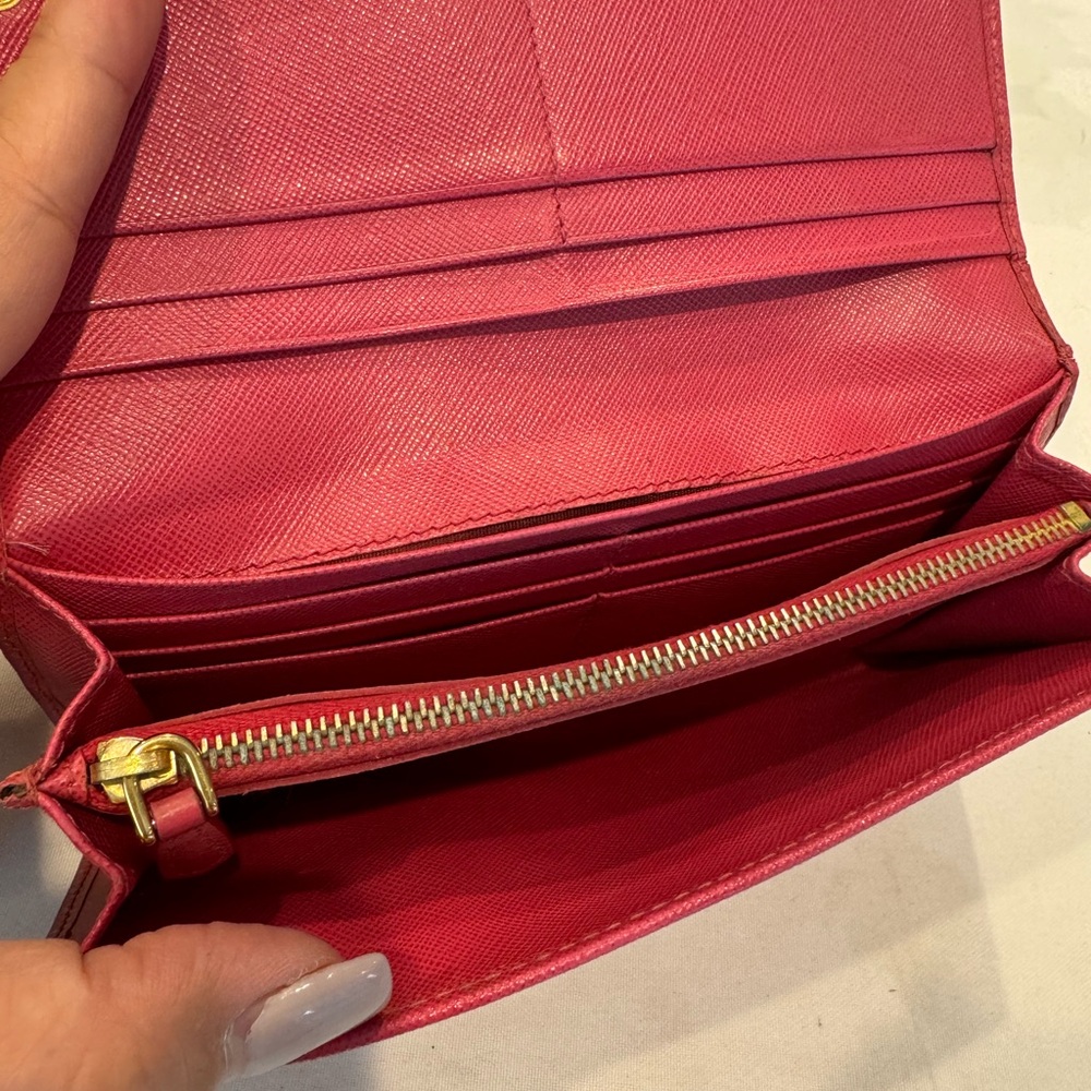Authentic Prada wallet - Picture 5 of 15